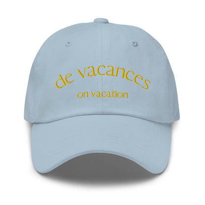 Gorra de vacances / on vacation.